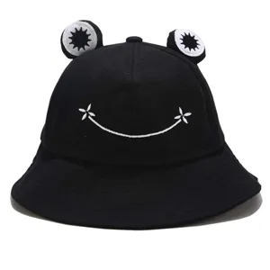 Cute frog bucket hat black cartoon casual sun hat for women and men summer outdoor wear