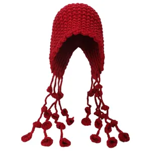 Handgemachte rote Häkelmütze mit niedlichen Quasten-Pompons, warme Ohrenschützer Strickmütze.