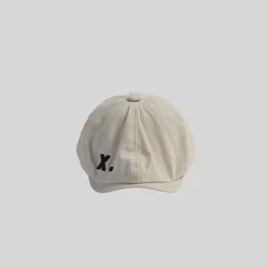 Gorra de visera de algodón beige con bordado negro, sombrero de pintor retro elegante.