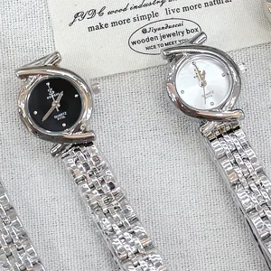 Orologio donna quarzo KOUSHI minimalista con quadrante piccolo squisito e cinturino in acciaio.