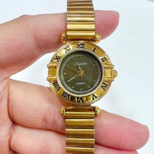 SUNLIFEX vintage dames quartz horloge groene wijzerplaat gouden rekbare band detail