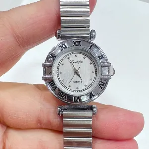 Vintage dames quartz horloge met elastische metalen band en ronde wijzerplaat retro