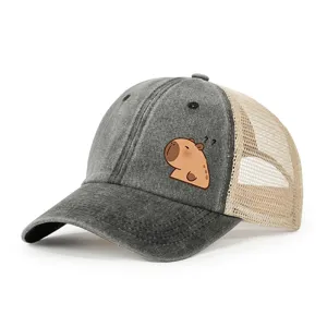 Klassische gewaschene Trucker-Cap mit süßem Capybara-Druck und atmungsaktivem Mesh-Rücken.