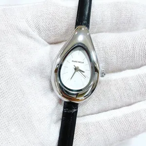 Damenuhr Wassertropfen Lederarmband weisses Zifferblatt elegante Quarz Armbanduhr Detail