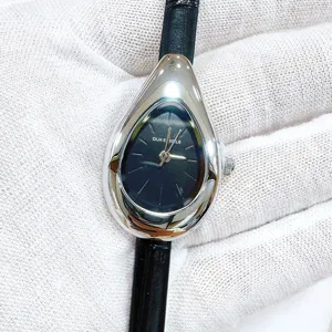 Elegante tropfenförmige Damenuhr mit schwarzem Zifferblatt und echtem Lederarmband.