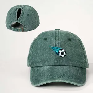 Gewaschene grüne Zopf-Baseballkappe mit Fussball-Print und verstellbarem Riemen für Damen.