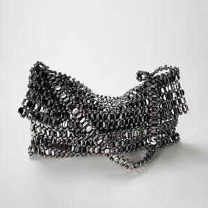 Élégant sac à main de soirée fait main en perles métalliques pour femmes mode chic.