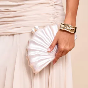 Acrylic Shell Evening Bag With Artificial Pearl Lock And Chain Crossbody Purse Fashion Party Clutch Bag For Women