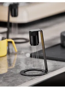 Εργαλείο WDT για καφέ espresso με μαγνητική βάση και λεπτές βελόνες από ανοξείδωτο χάλυβα.
