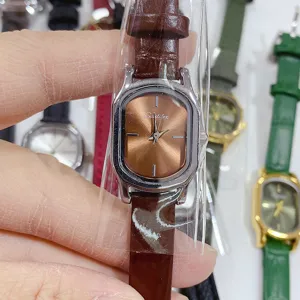 Montre Femme SUNLIFEX Vintage Petit Cadran Carré Bracelet en Cuir Élégant Chic