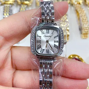Elegante zilveren dameshorloge met strass steentjes romeinse cijfers stalen band