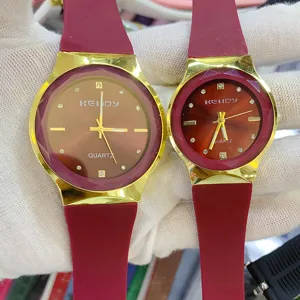 Vintage Couple Quartz Watch Geometric Faceted Alloy Case Silicone Strap Minimalist Rhinestone Accents Dial Round Pointer Wristwatch Gift