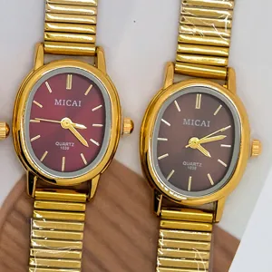 MICAI Vintage Ovale Damen Quarz Uhr mit goldenem Flexarmband und schlichtem Zifferblatt.