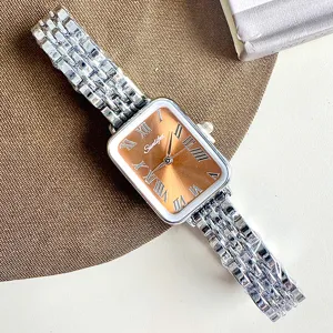 Orologio al quarzo rettangolare donna Sunlifex con numeri romani e cinturino metallo.