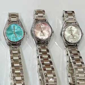 Vintage style quartz watch for women with metal strap and colored dial fashion trendy