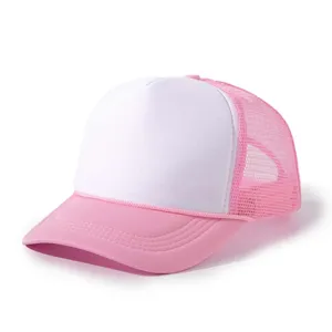 Casquette trucker rose et blanche, filet arrière avec devant en mousse et cordelette.