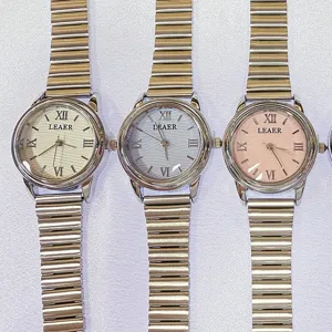 Modische Quarz Damenarmbanduhr mit elastischem Metallarmband und römischen Ziffern für den Alltag.