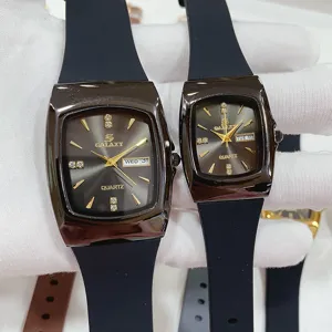 GALAXY koppel quartz horloge set met zwarte siliconen band en luxe wijzerplaat details.