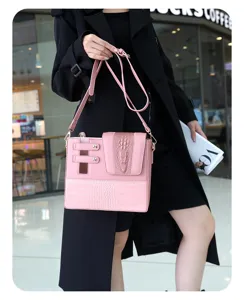 Pink crocodile pattern crossbody bag stylish PU leather shoulder handbag for daily outdoor use