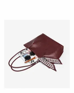 Large capacity women tote bag stylish leather shoulder bag for daily commute and casual use.