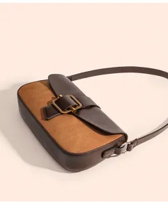 Braune Leder Wildleder Kontrast Umhängetasche Detail, stilvolle Damen Winter Satteltasche
