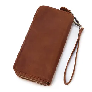 Vista detallada de la cartera larga de cuero genuino para hombre con cremallera resistente.