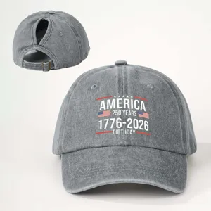 Gewaschene graue Pferdeschwanz-Baseballkappe mit Amerika 250. Jubiläum Grafikdruck.