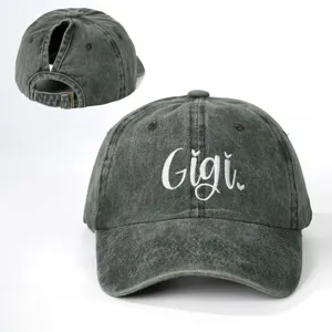 Gewerbliche gewaschene Zopf-Baseballkappe mit weißer Gigi-Bestickung und verstellbarem Riemen.
