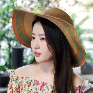Femme grand bord chapeau de paille été plage protection solaire chapeau de soleil vacances