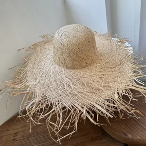 Große Strohhut mit Fransenkante für Damen Sommer Strand Urlaub, lässiger Bast Sonnenschutz Hut.