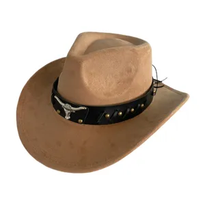 Chapeau de Cowboy Western Vintage pour Hommes Femmes Large Bord en Faux Daim Chapeau Fedora Avec Badge Métallique Tête de Taureau Rivets Ceinture Chapeau Jazz