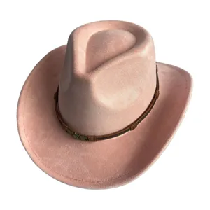 Chapeau cowboy western en daim rose, lanière crâne métal rétro, casquette jazz élégante.