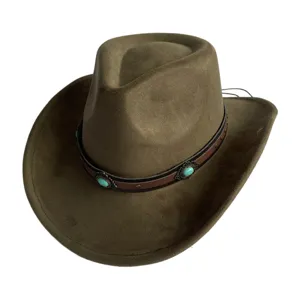 Nahaufnahme Vintage Wildleder Cowboyhut mit braunem Lederband und Türkis-Steinen.