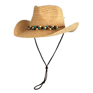 Stijlvolle raffia cowboyhoed met kleurrijke houten kralen en kinriem voor zomerse zonbescherming