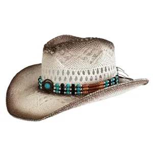 Westerse strohoed met opengewerkt ontwerp, vintage verloop en turquoise kralenband.