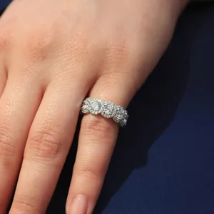 Vintage halo ronde diamant eternity ring voor dames, elegante volledige zircon ring.