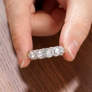 Detail vintage halo zirkon eternity ring, luxe stapelbare dames vinger sieraden.