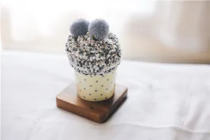Gemütliche Korallenfleece Cupcake Socken Detailaufnahme, flauschige warme Hausschuhe Socken