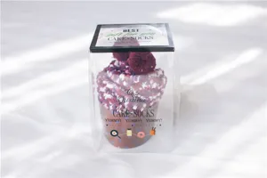 Kuschelige Korallenfleece Kuchensocken in transparenter Geschenkschachtel, warme Wintersocken.