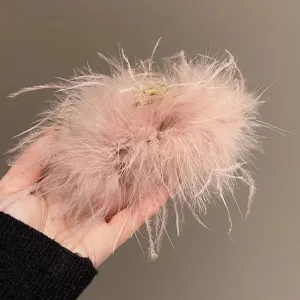 Fluffy pink feather hair claw clip, elegant ostrich fur shark clip for elegant hairstyle.