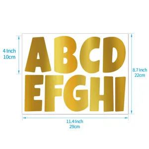 Set di adesivi con lettere dorate altezza 10cm e dimensione totale 29x22cm per decoro.