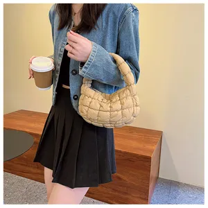 Sac à main matelassé uni tendance pour femme, petit sac dumpling décontracté automne hiver.