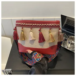 Sac bandoulière en toile style ethnique avec glands colorés et large sangle pour femmes