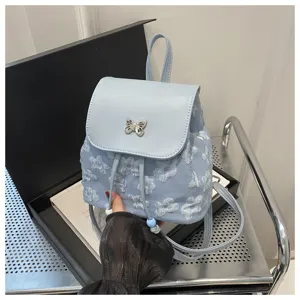 Mini sac à dos bleu clair pour femmes, joli décor de papillon, sac tendance à fleurs.