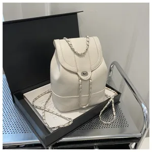 Sac à dos mini en cuir blanc femme élégant sac d'école chic avec bandoulière chaîne