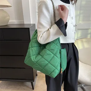 Große Kapazität Mode Einfarbig Gesteppte Kette Tote Bag Damen Casual Vielseitige Achseltasche Winter Neue Umhängetasche