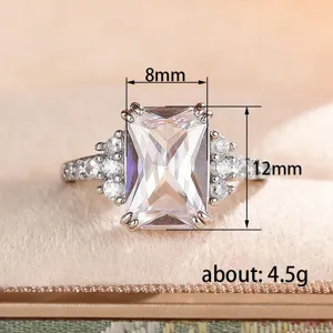 Elegante anillo de cristal con corte esmeralda para mujer, anillo plateado de lujo.