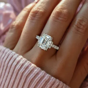 Anillo de Cobre y Circonia de Moda OL Elegante Anillo de Dedo Cuadrado Geométrico de Cuatro Garras Joyería de Lujo Ligera Corte Esmeralda para Mujer Regalo de Banquete