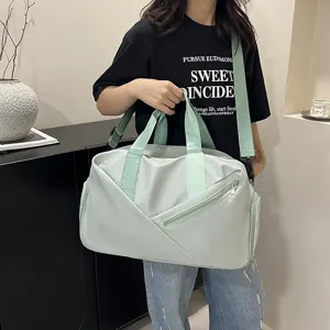 Grand sac de voyage de sport avec separation humide et seche, sac bandouliere fitness.