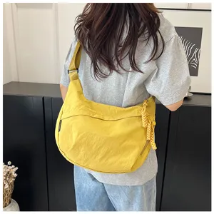 Sac bandoulière demi-lune en nylon uni pour femme sac à main fourre-tout décontracté élégant